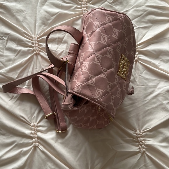 BRAND NEW NEVER USED BEBE medium bag pack - Picture 2 of 7